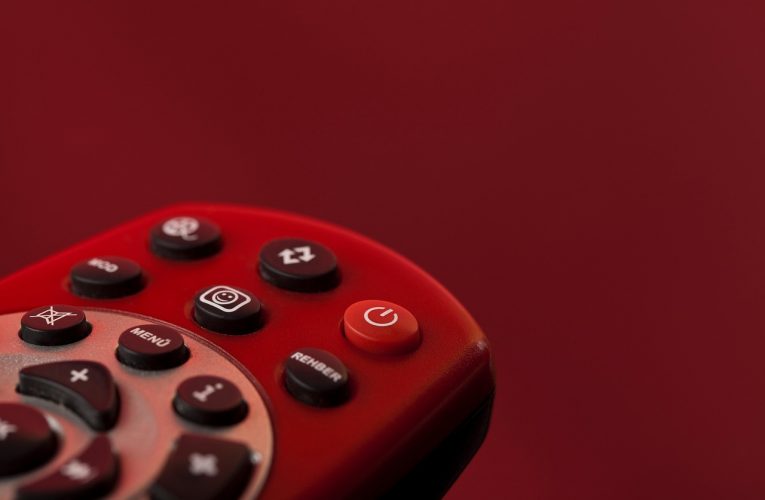 Η Απρόσμενη Αποχώρηση της Ευρυδίκης Βαλαβάνη