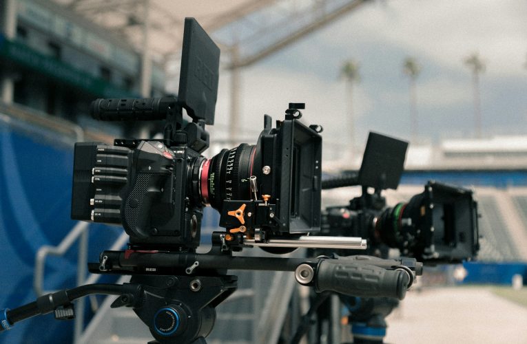 Τηλεοπτικές Αντιθέσεις: Από το Εκρηκτικό Φινάλε του «Τατουάζ» στην Αποστειρωμένη «Άνεση» του Streaming