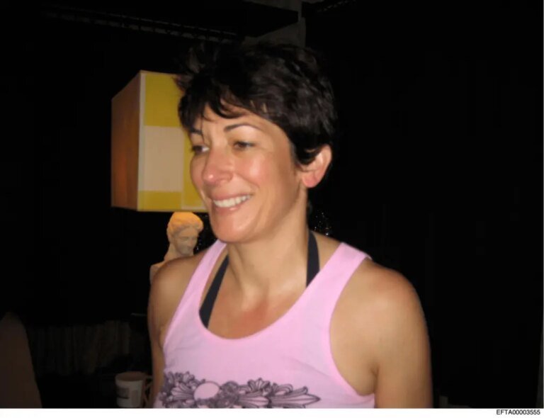 Η δημόσια κυκλοφορία των δίσκων Epstein βάζει την Ghislaine Maxwell υπό νέο έλεγχο εν μέσω των ισχυρισμών της για αθώα