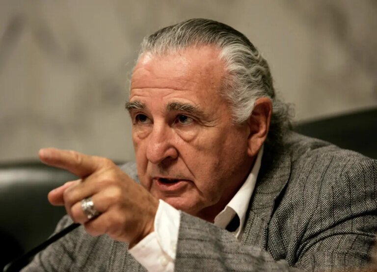 Ο πρώην γερουσιαστής των ΗΠΑ Μπεν Νάιτχορς Κάμπελ από το Κολοράντο πέθανε σε ηλικία 92 ετών