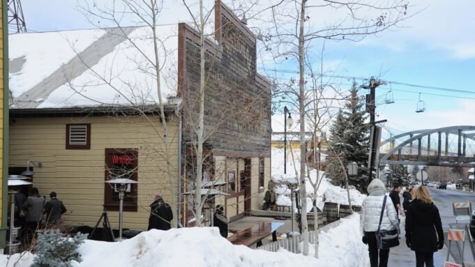 Άνδρας συνελήφθη στο Sundance Party της CAA μετά από ρατσιστικό