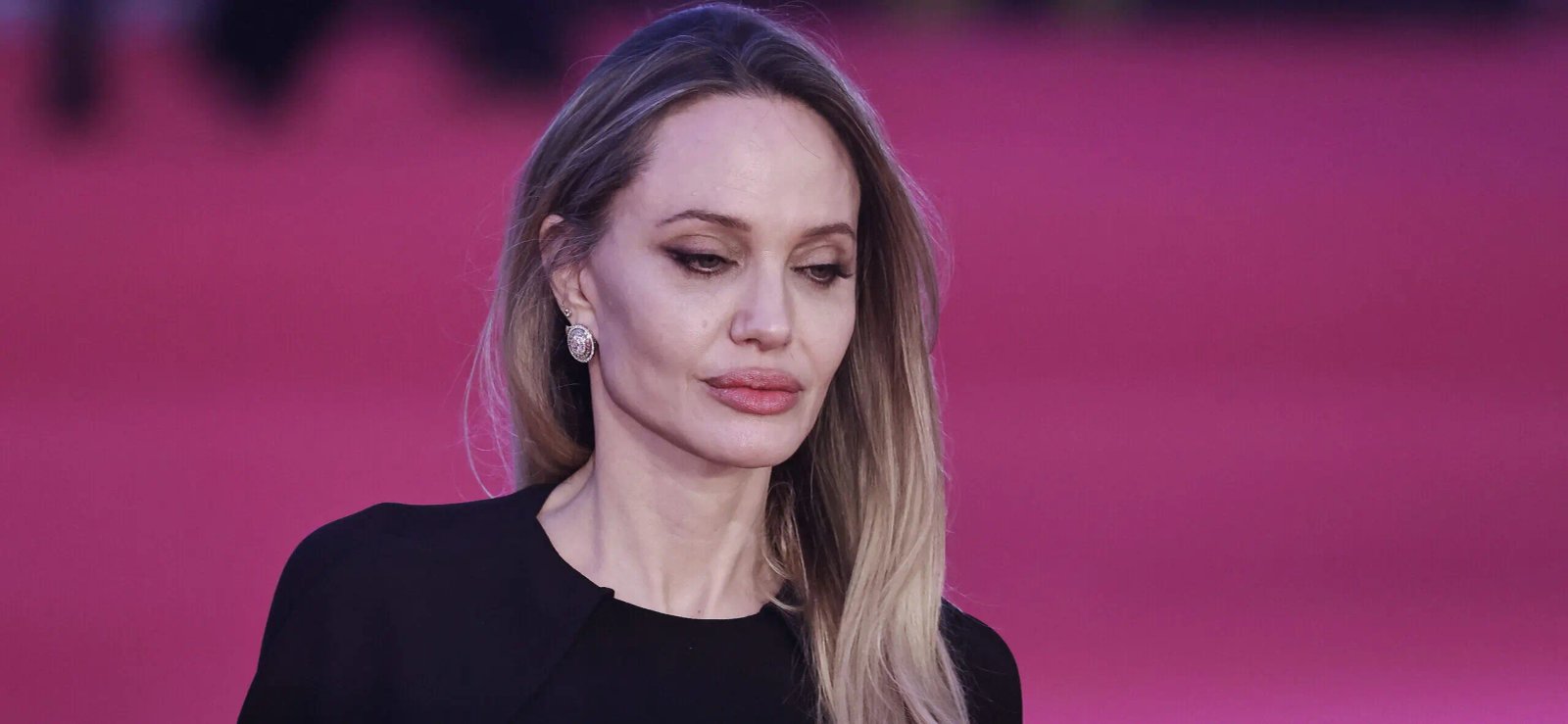 Η Angelina Jolie ετοιμάζεται να πουλήσει το σπίτι της καθώς