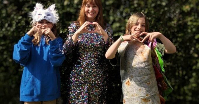 Η κόρη μου φόρεσε ένα φόρεμα taco στην κηδεία του