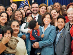 ΗΠΑ: Ο Zohran Mamdani επεκτείνει το πρόγραμμα παιδικής φροντίδας για να καλύψει όλες τις οικογένειες