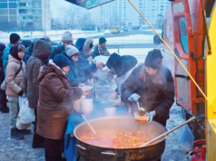 Ο Βλαντιμίρ Πούτιν συναντά τον απεσταλμένο των ΗΠΑ πριν από την τριμερή συνάντηση