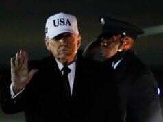 Ο Τραμπ ακυρώνει συνάντηση με Ιρανούς αξιωματούχους και λέει στους διαδηλωτές «η βοήθεια είναι καθ’ οδόν»