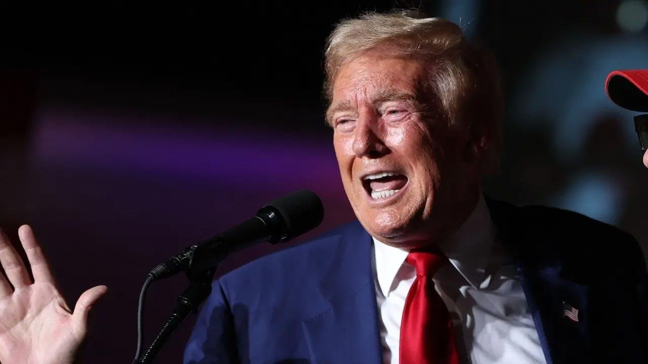 Ο Τραμπ ανακοινώνει ότι η Βενεζουέλα θα αγοράζει προϊόντα κατασκευής