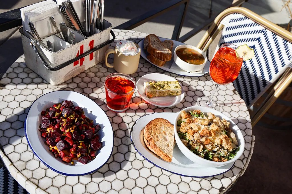 Ο ιδρυτής του Levin ετοιμάζεται να ανοίξει το εστιατόριο "Tahfa"