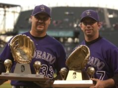 Οι Rockies Todd Helton και Larry Walker παίρνουν αγάλματα στο Coors Field