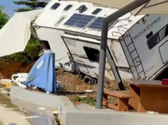 Οι προσπάθειες διάσωσης βρίσκονται σε εξέλιξη μετά την κατολίσθηση που έπληξε κάμπινγκ και σπίτια στη Νέα Ζηλανδία