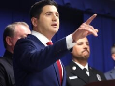 Ομάδες για τα δικαιώματα των όπλων επικρίνουν την απάντηση των ομοσπονδιακών εισαγγελέων του Λος Άντζελες για τους πυροβολισμούς στη Μινεάπολη