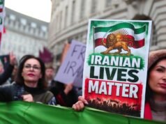 Συγγραφέας: Η κρίση στο Ιράν είναι μια δοκιμασία της ηθικής ηγεσίας των ΗΠΑ