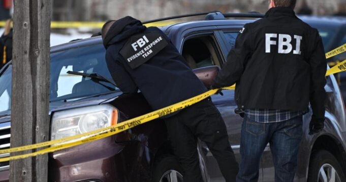 Το LAPD δεν πρέπει να πυροβολεί αυτοκίνητα. Πρόσφατες περιπτώσεις υποδηλώνουν