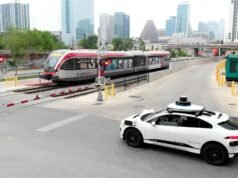 Το NTSB θα διερευνήσει γιατί οι ρομποταξίες της Waymo περνούν παράνομα σχολικά λεωφορεία