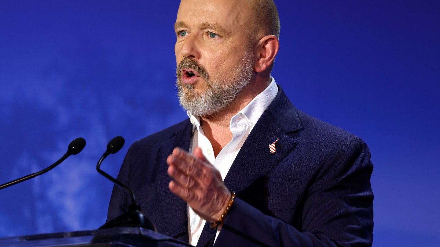 Μπορεί ο Steve Hilton να σώσει το Χόλιγουντ; Έχει ένα μεγάλο σχέδιο κινήτρων ταινιών