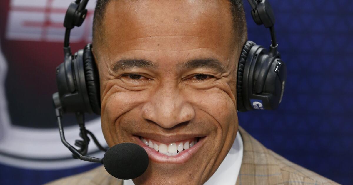 Ο εκφωνητής Play-by-play Mark Jones αποχωρεί από το ESPN μετά από 36 χρόνια.