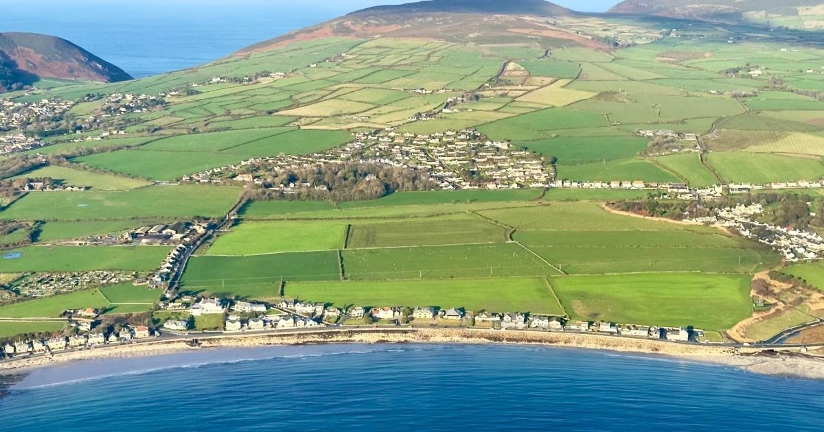 Οι «μυστικές» παραλίες του Ηνωμένου Βασιλείου έχουν αποκαλυφθεί χωρίς πλήθη ή χώρο στάθμευσης