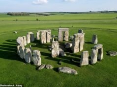 Το μυστήριο του Stonehenge μπορεί τελικά να λυθεί μετά από 5.000 χρόνια: ο ειδικός ισχυρίζεται ότι γιγάντιοι βράχοι μπορεί να έχουν μεταφερθεί εκεί ως μέρος διαγωνισμού