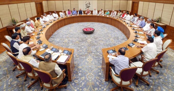 10modi-chairs-his-first-union-cabinet-meeting1.jpg