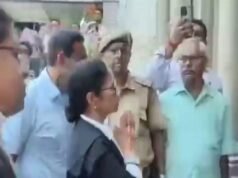 Η Mamata Banerjee LLB εμφανίζεται ενώπιον του Calcutta HC σε υπόθεση βίας μετά την ψηφοφορία