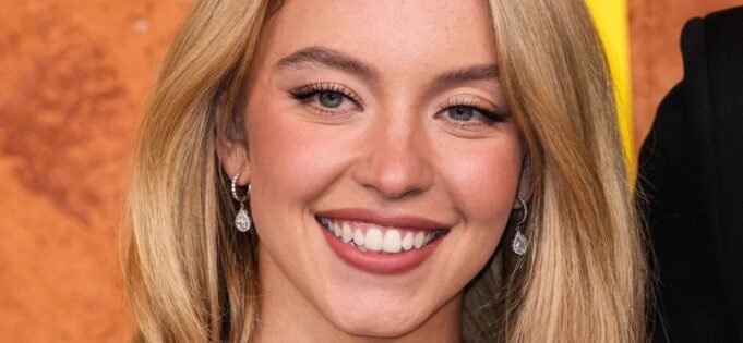 1779103867_sydney-sweeney-6-scaled-e1777227418755.jpg