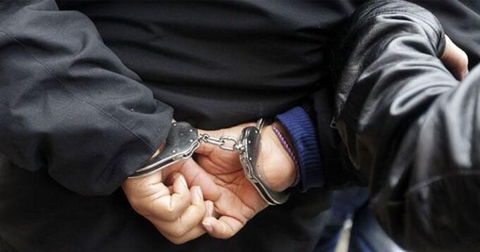 1779379441_09arrest.jpg