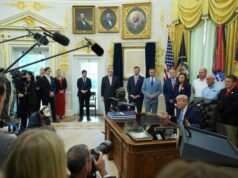 Ο Warsh ορκίστηκε νέος πρόεδρος της Fed στην τελετή του Λευκού Οίκου