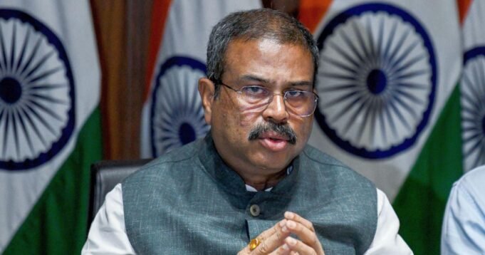 18dharmendra-pradhan.jpg