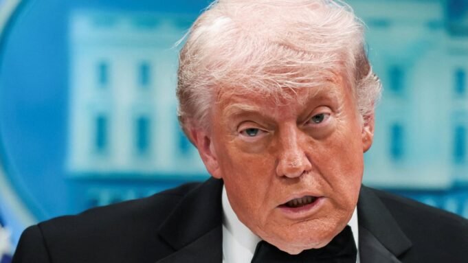 69edb50a5c631-presiden-donald-trump-gelar-press-conference-insiden-penembakan_gemini_1265_711.jpg