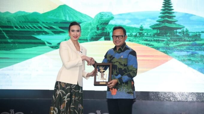 6a0ef5da1279c-wamendagri-bima-tegaskan-penguatan-ekosistem-dan-city-branding-untuk-majukan-pariwisata-daerah_gemini_1265_711.jpg