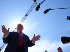Ο Τραμπ λέει ότι η οικονομική πίεση από τον πόλεμο είναι «μικρή» σε σύγκριση με τον στόχο του Ιράν για αποπυρηνικοποίηση