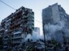Τελευταίος πόλεμος Ουκρανίας-Ρωσίας: Ο Πούτιν κατηγορείται για κλιμάκωση του πολέμου μετά την απεργία σε πολυκατοικία στο Κίεβο με 9 νεκρούς