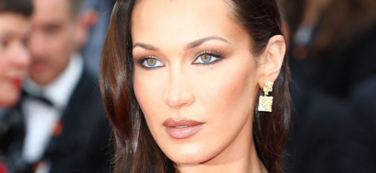 Η Bella Hadid Sparks Met Gala Drama με διακριτική κίνηση
