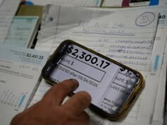 Καθώς οι λογαριασμοί του ηλεκτρικού ρεύματος αυξάνονται, αρκετές πολιτείες επικεντρώνονται στα αυξανόμενα κέρδη των υπηρεσιών κοινής ωφέλειας