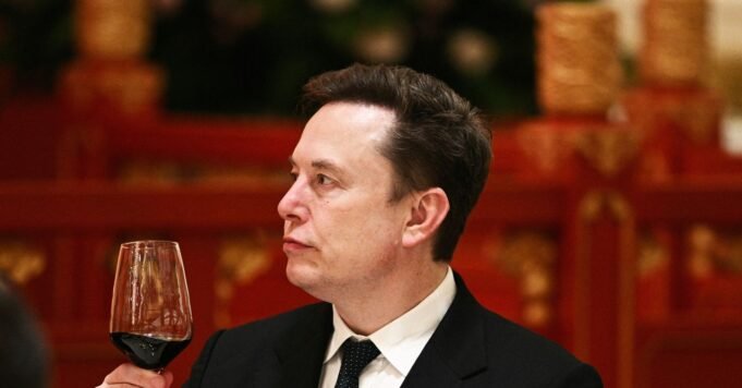 Elon-Musk-SpaceX-Spending-2.8-Billion-on-Gas-Turbines-Business-2275592313.jpg