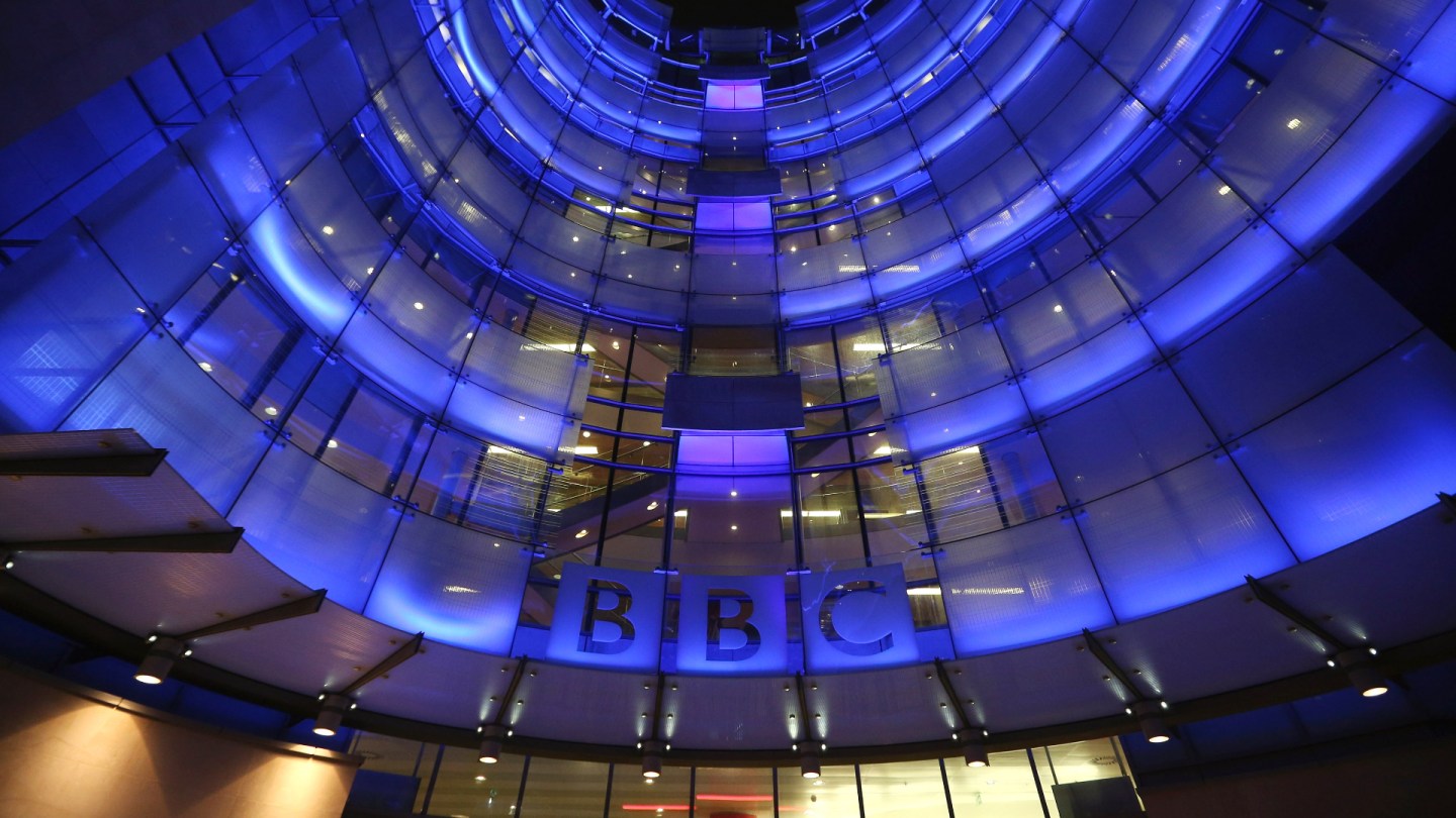 Το BBC θαμμένο πλάνα του Banksy στο Mural Site της Νέας Υόρκης, ισχυρίζεται πρώην δημοσιογράφος