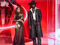 Οι Shania Twain, Shaboozey εύχονται στον Willie Nelson Χρόνια Πολλά στα ACM Awards