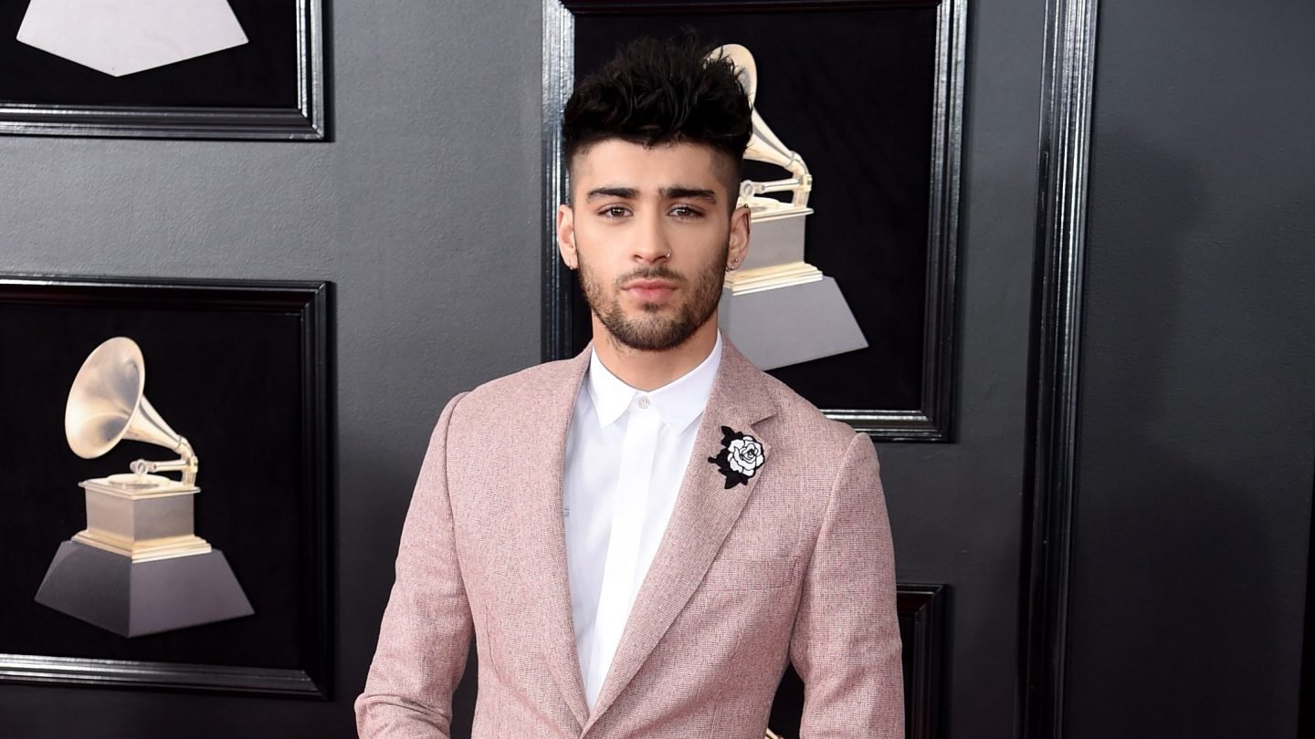Ο Zayn Malik ακυρώνει τις ημερομηνίες περιοδείας στις ΗΠΑ μετά τη νοσηλεία του Απριλίου