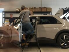 Η Uber αρχίζει να αναπτύσσει ξανά τα αυτόνομα αυτοκίνητα της, αλλά όχι ως ρομποταξί