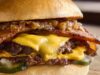 Έχει στεφθεί ως το καλύτερο burger του Ηνωμένου Βασιλείου και οι κριτές λένε ότι είναι υπέροχο.