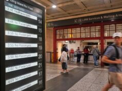 Το πιο πολυσύχναστο σιδηροδρομικό σύστημα προαστιακού της Αμερικής θα συνεχίσει να λειτουργεί καθώς επιτεύχθηκε συμφωνία για το τέλος της απεργίας