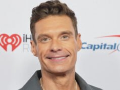 Ο Ryan Seacrest φέρεται να λατρεύει το «νέο του πρόσωπο» παρά τις ανησυχίες του