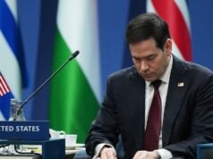 Οι ΗΠΑ λένε ότι οι συνομιλίες με το Ιράν έχουν σημειώσει «ελαφριά πρόοδο», αβεβαιότητα για το εάν ο πόλεμος θα επαναληφθεί
