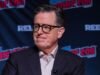 Ο Stephen Colbert κοροϊδεύει το CBS με ενδυματολογικό κώδικα Wrap Party