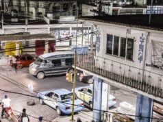 Παιδί ανάμεσα σε τουλάχιστον 10 ανθρώπους που πυροβολήθηκαν από όπλα στο κεντρικό Μεξικό