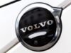 Η Volvo προσπαθεί να βάλει τα παραπάτημα του ηλεκτρικού της αυτοκινήτου στο πίσω μέρος