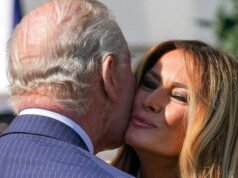 Η συνομιλία της Μελάνια Τραμπ με τον Βασιλιά Κάρολο αποκωδικοποιήθηκε από το Lip Reader