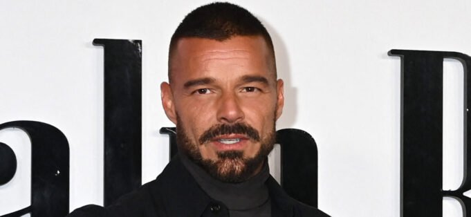 ricky-martin-3-scaled-e1770680242458.jpg