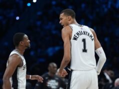 Ο De’Aaron Fox των Spurs χάνει τον αγώνα 2 των West Finals λόγω προβλήματος στον αστράγαλο