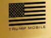 Γνωρίζει το Trump Mobile πόσες ρίγες υπάρχουν στην αμερικανική σημαία;